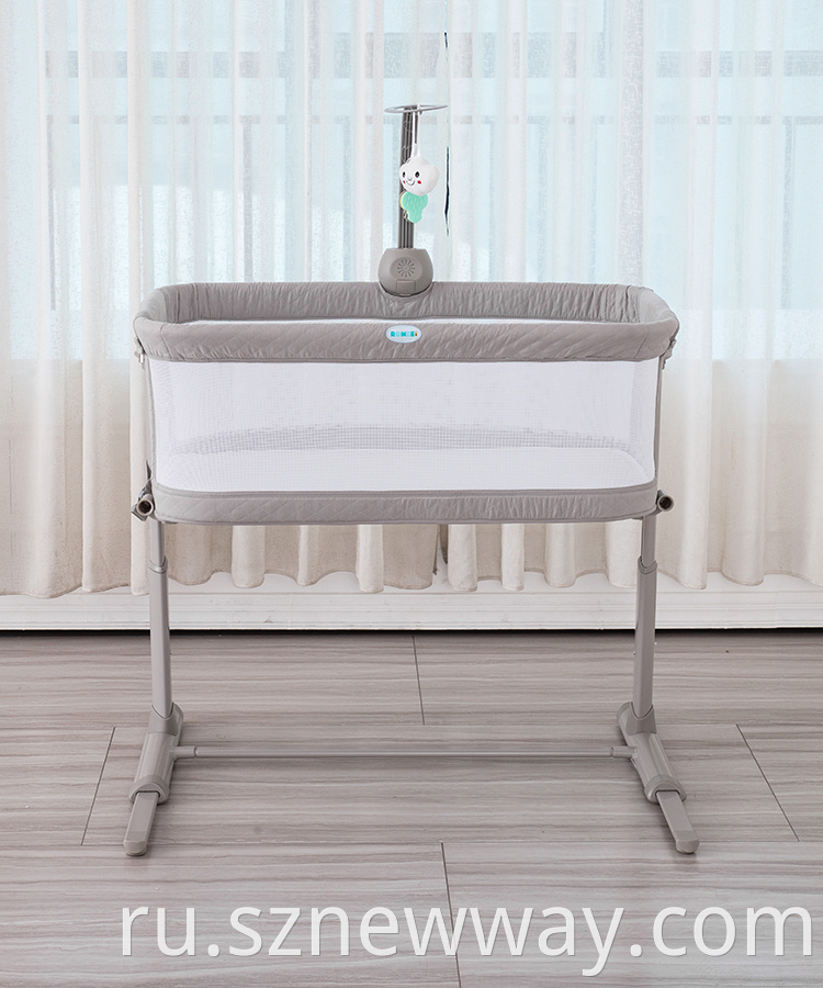 Ronbei Swinging Baby Crib